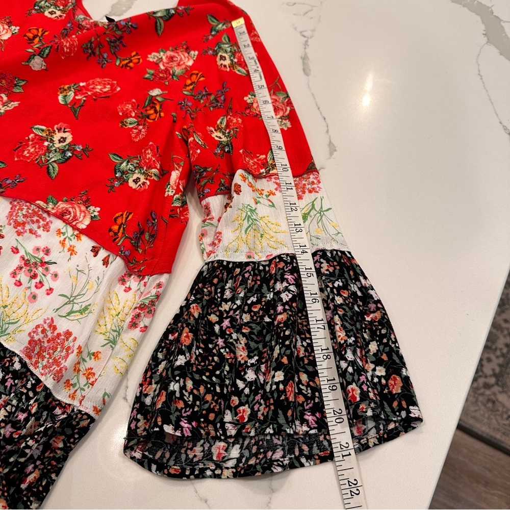 Calessa Women’s Floral Red Tiered Tunic Top Size L Ruffle Bell Sleeves Prairrie - Picture 9 of 10